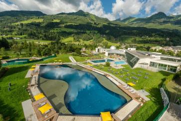 Die Alpentherme mit Thermalwasser Badesee